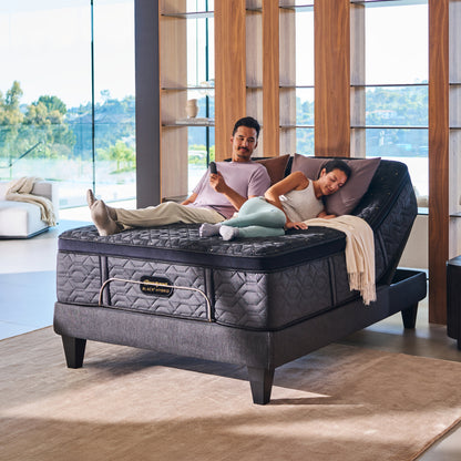 Beautyrest Black® Hybrid Series Four